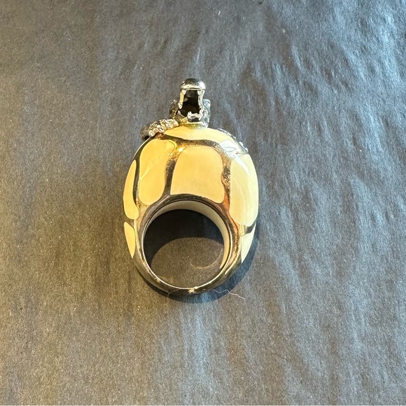 This unique one-of-a-kind alligator ring. - Picture 3 of 6